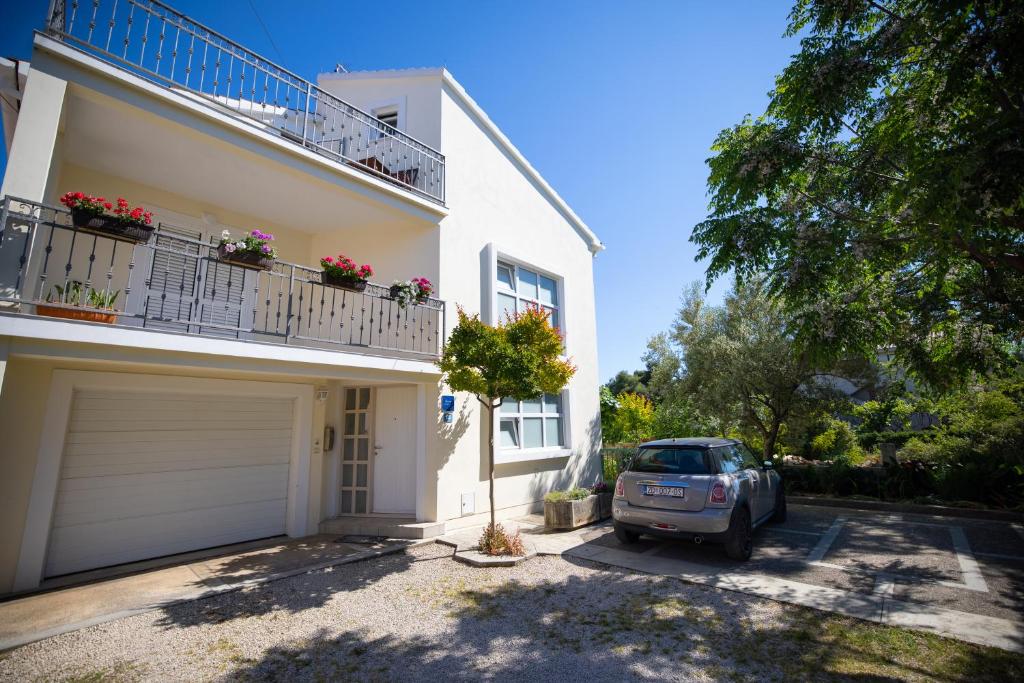 Budova, v ktorej sa apartmán nachádza