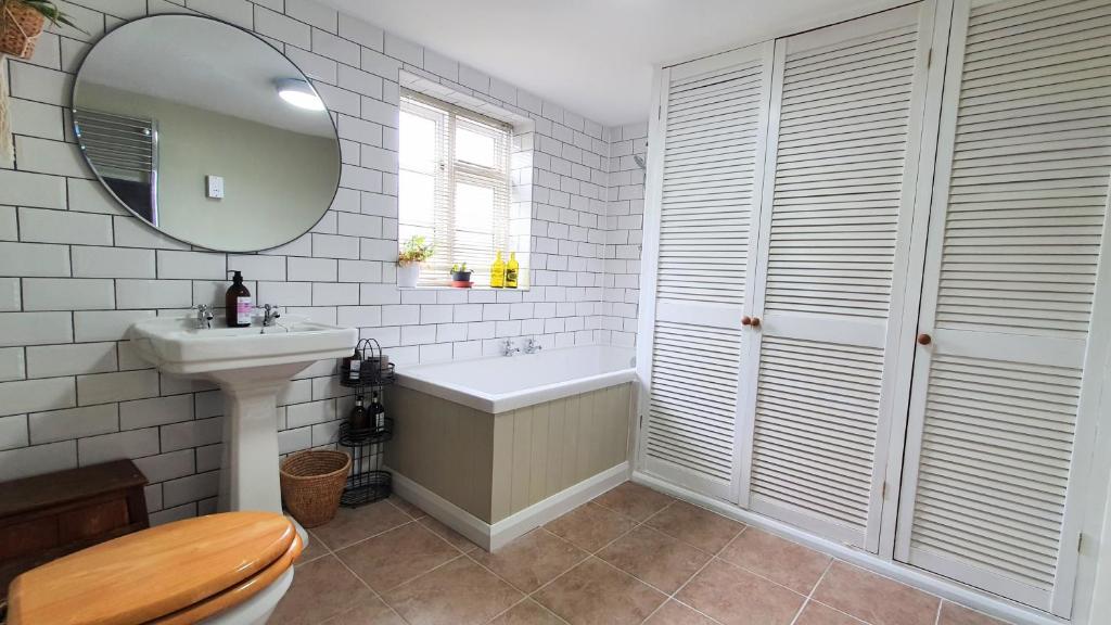 Koupelna v ubytování Glenfield Cottage - Secluded Luxury deep in the Oxfordshire Countryside