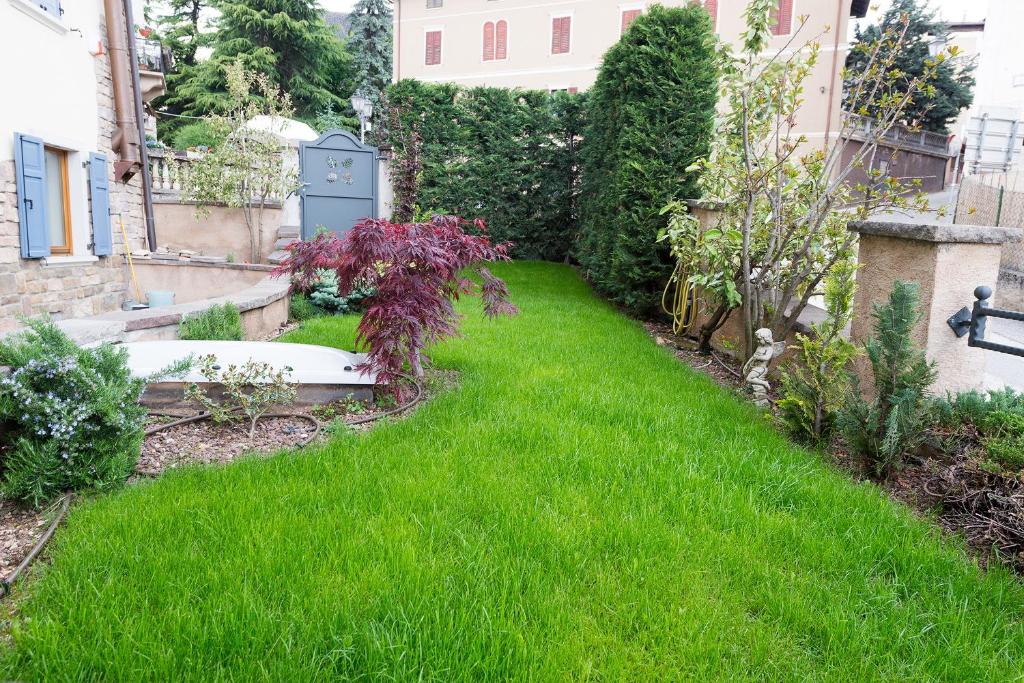 Vonkajšia záhrada v ubytovaní Agritur Casa Fabri