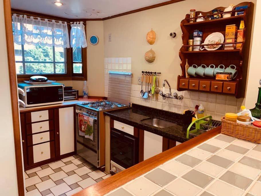 Casa Italiana 4D a 600 m Rua Coberta  Casa Italiana 4D a 600 m Rua Coberta