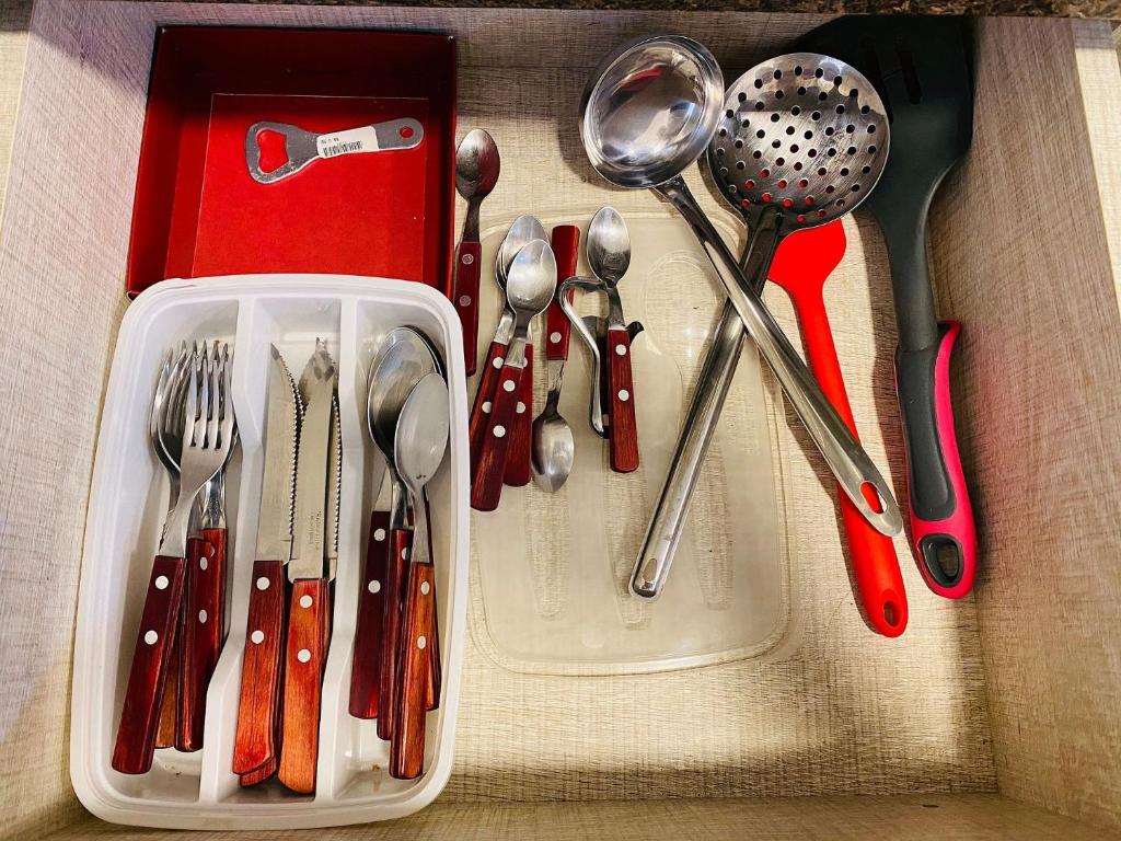 Completo 2 Suítes a 600m Rua Coberta  Completo 2 Suítes a 600m Rua Coberta