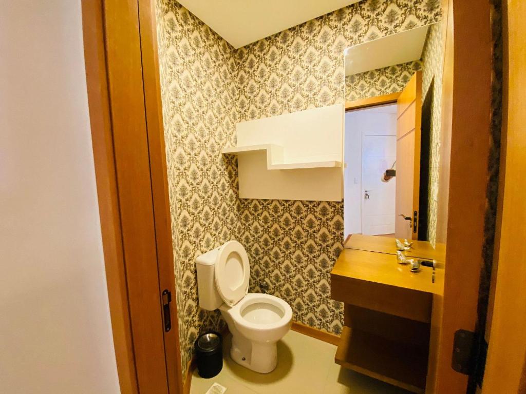 Completo 2 Suítes a 600m Rua Coberta  Completo 2 Suítes a 600m Rua Coberta