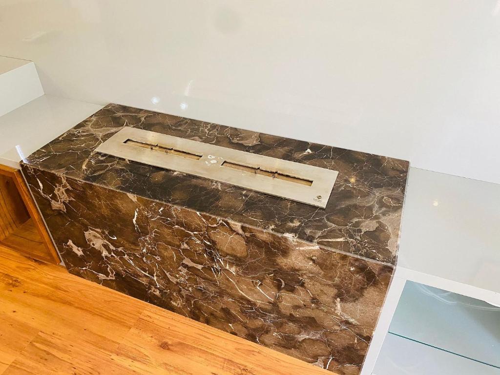 Completo 2 Suítes a 600m Rua Coberta  Completo 2 Suítes a 600m Rua Coberta