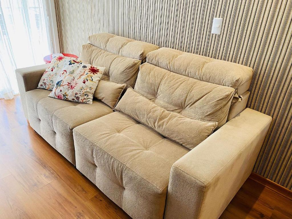 Completo 2 Suítes a 600m Rua Coberta  Completo 2 Suítes a 600m Rua Coberta