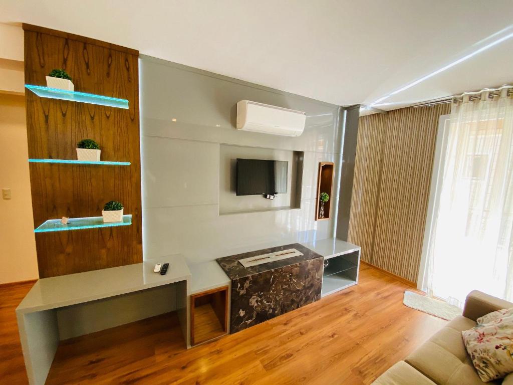 Completo 2 Suítes a 600m Rua Coberta  Completo 2 Suítes a 600m Rua Coberta