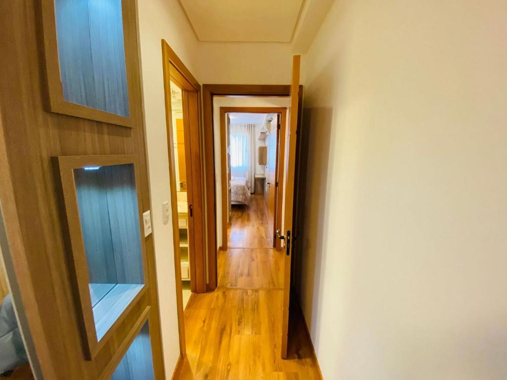 Completo 2 Suítes a 600m Rua Coberta  Completo 2 Suítes a 600m Rua Coberta