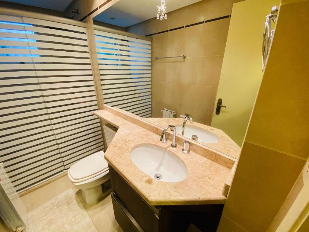  Confortável 2D Próximo Rua Coberta