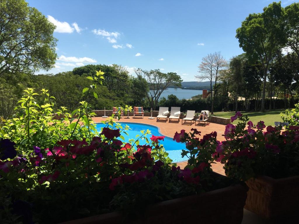  Lake House Ibiuna