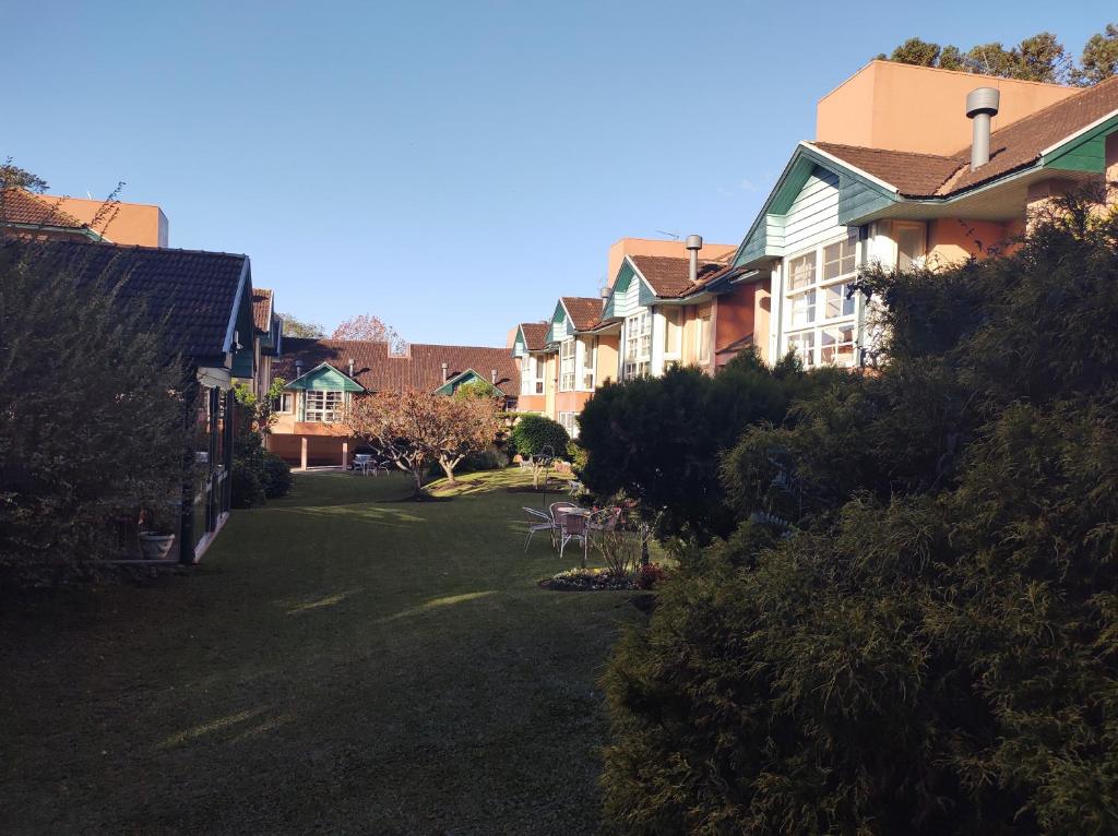 Agradável apartamento próximo ao Lago Negro - Gramado  Agradável apartamento próximo ao Lago Negro - Gramado