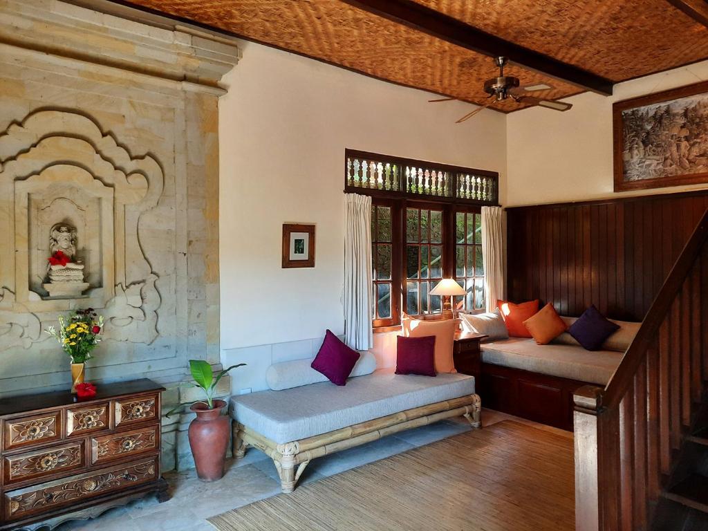 Posezení v ubytování Alam Indah Ubud