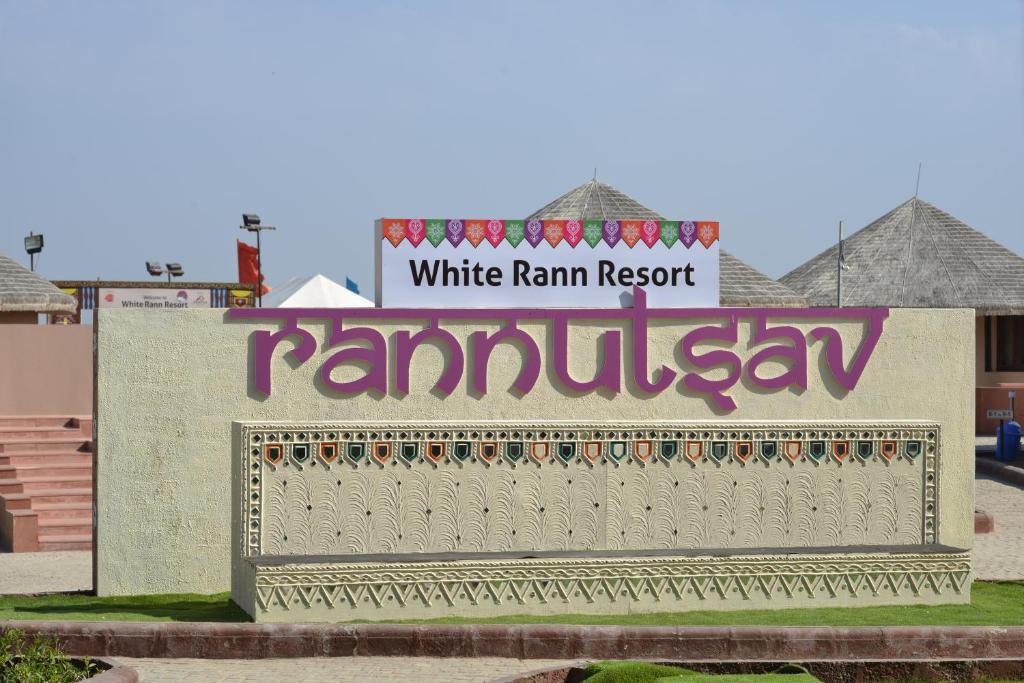 Praveg White Rann Resort Rann Utsav Dhordo