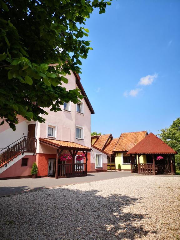 Budova, v ktorej sa apartmán nachádza
