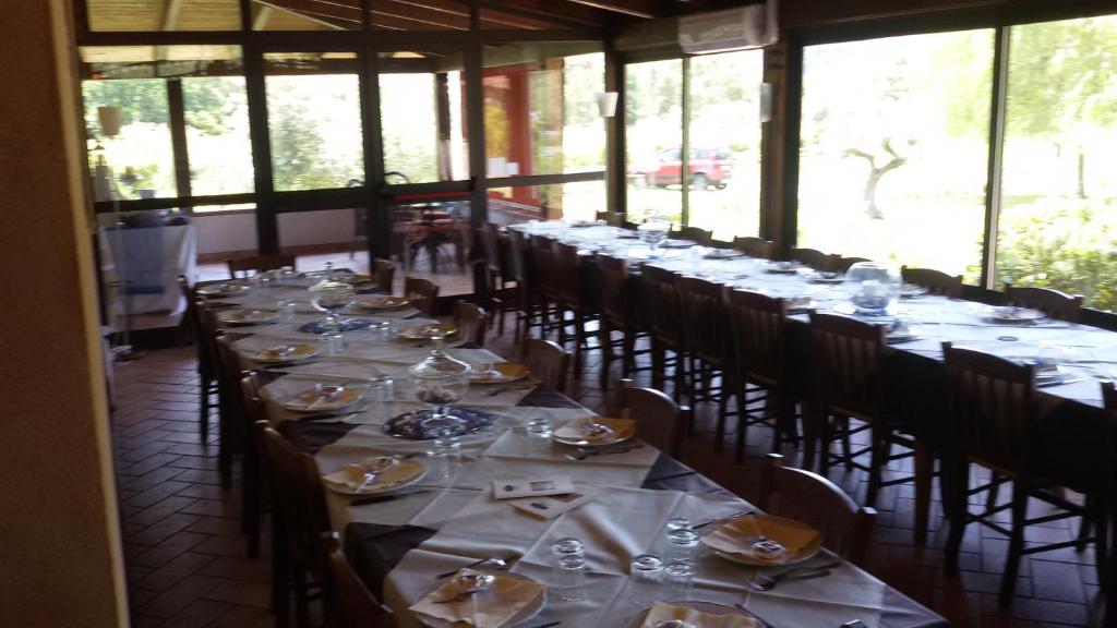 Restauracja lub miejsce do jedzenia w obiekcie Agrilao