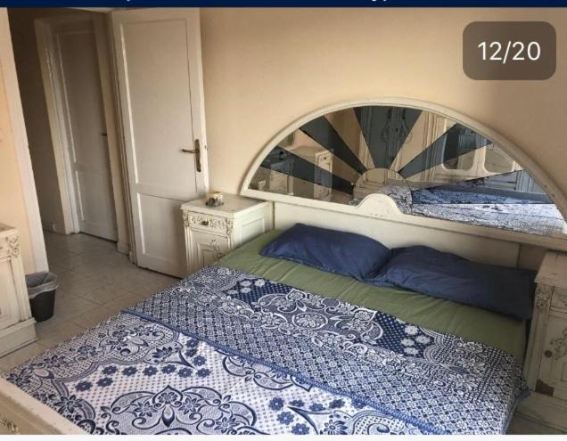 Postel nebo postele na pokoji v ubytování Private Room in Apartment at Rehab City غرفة خاصة في شقة بمدينة الرحاب