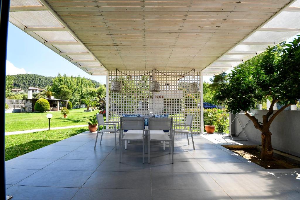 Zinozis Beach Apartments - 2