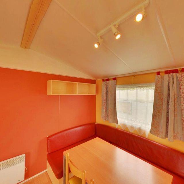 Postel nebo postele na pokoji v ubytování CAMPING LE RUPE