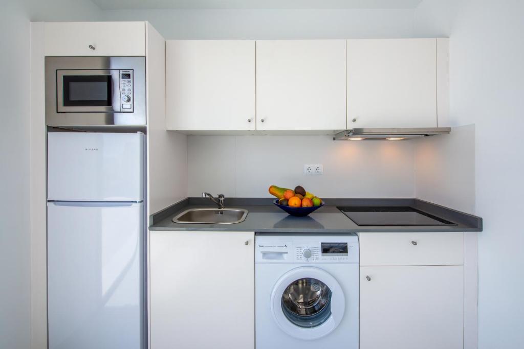 A kitchen or kitchenette at Reyes Natur