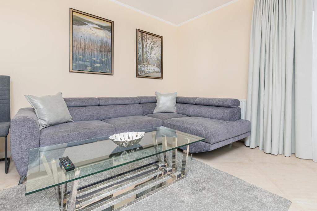 Batorego 7 Gdynia Apartments by Noclegi Renters - Two-Bedroom Apartment