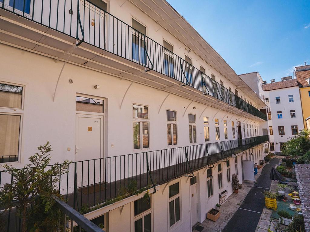 Budova, v ktorej sa hostel nachádza