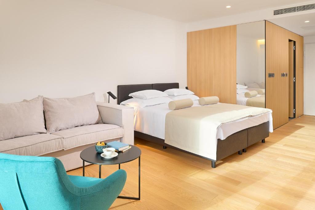 Amphora's Garden - Studio Apartment With Partial Sea View