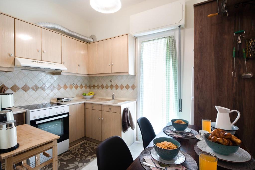 Kuchnia lub aneks kuchenny w obiekcie Bijoux Maison by CorfuEscapes