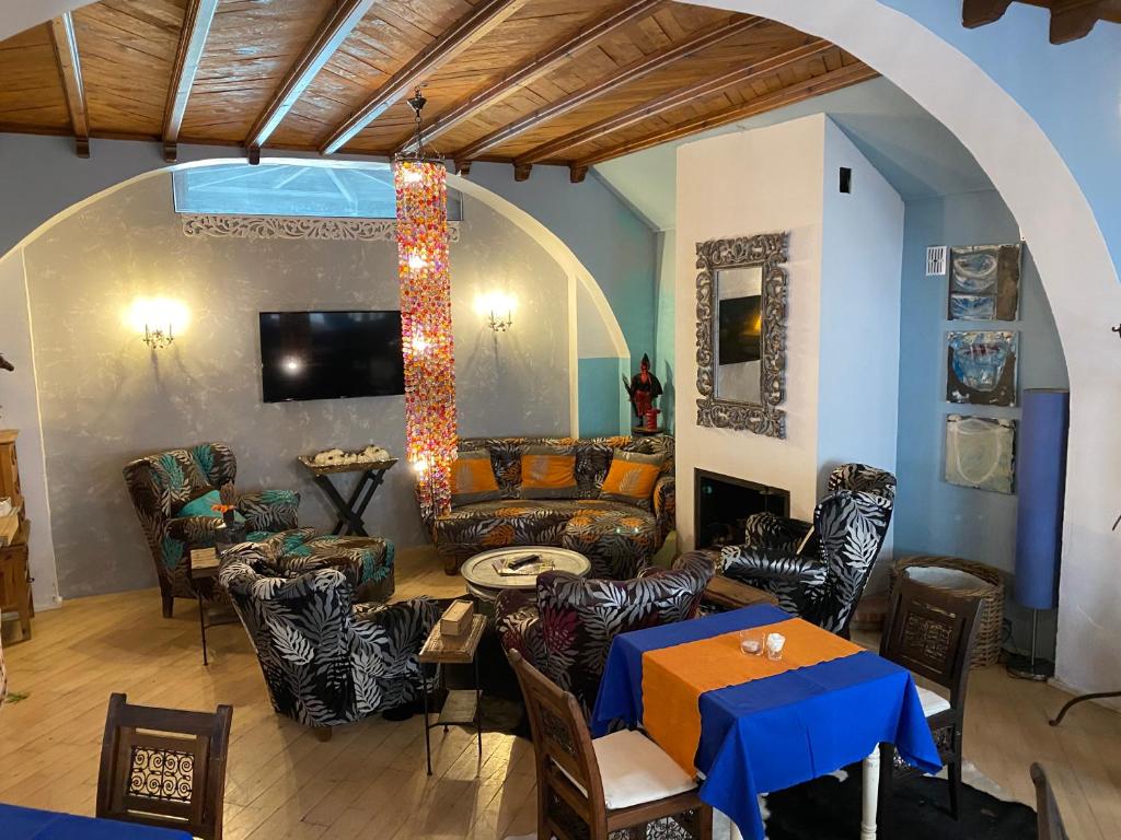 Posedenie v ubytovaní El Chili Boutique Hotel