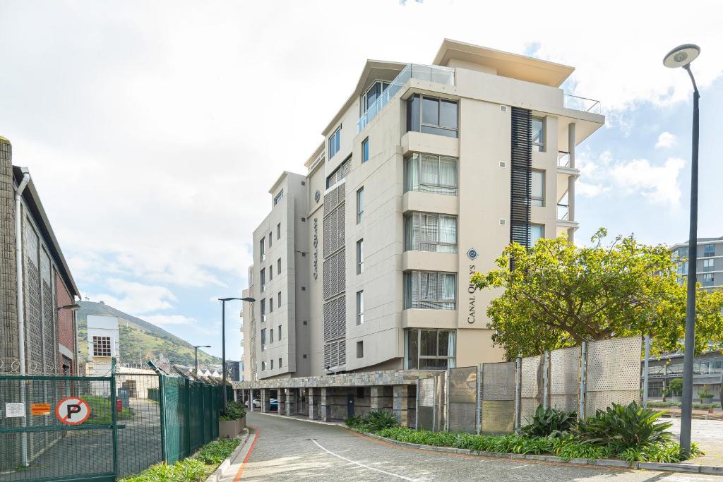 Canal Quays Apartments, Cape Town – Updated 2024 Prices