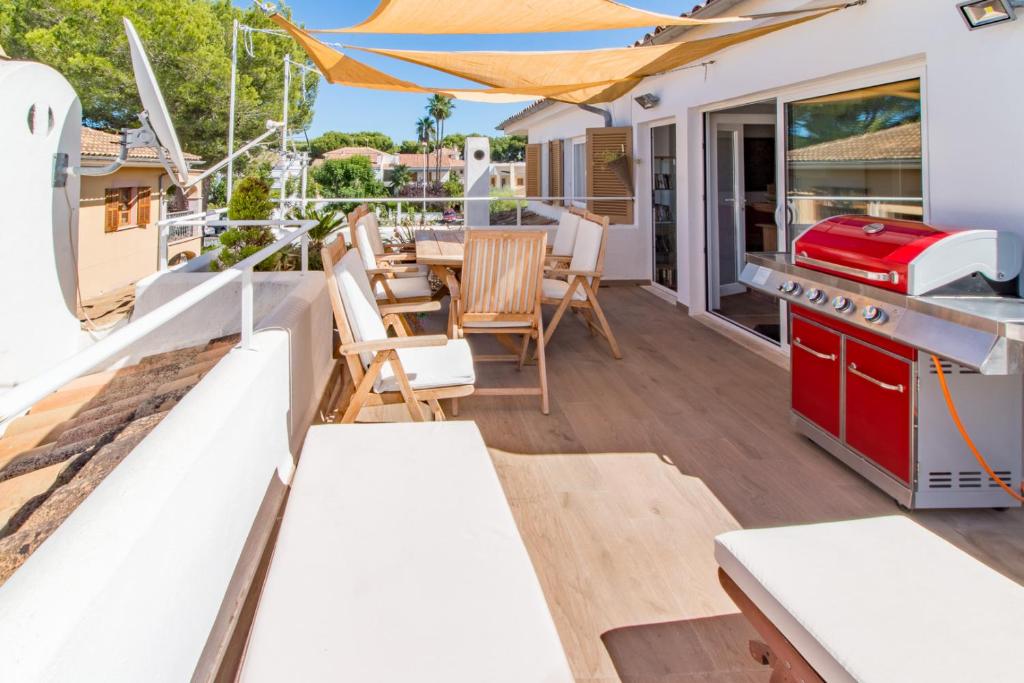 A balcony or terrace at BEACH INN Apartment