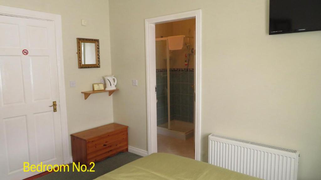 TV a/nebo společenská místnost v ubytování Lissadell Holiday Apartment