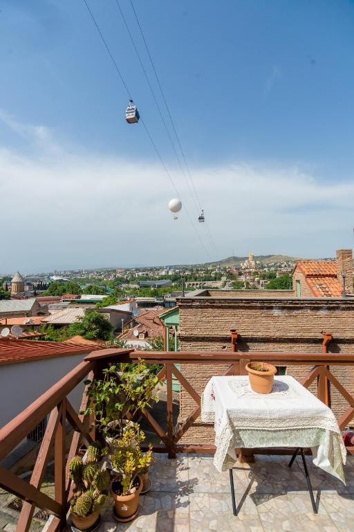 Balkón nebo terasa v ubytování Anzori House
