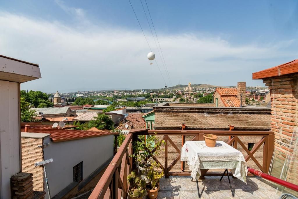 Balkón nebo terasa v ubytování Anzori House
