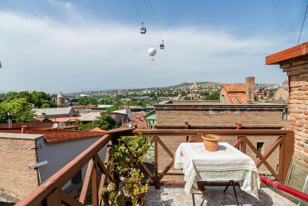 Balkón nebo terasa v ubytování Anzori House