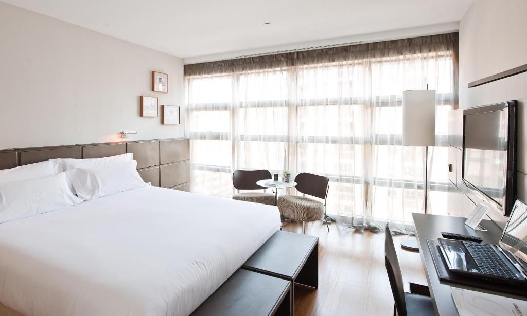 Hotel Reina Petronila - Resim 43