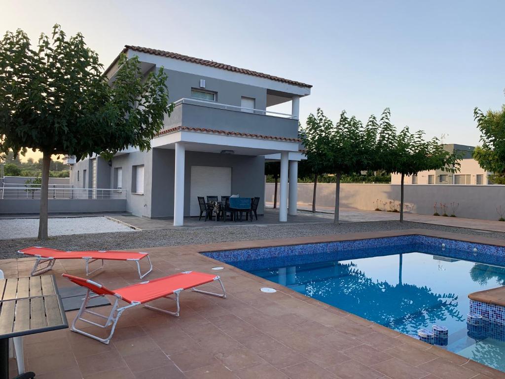 GRAN CHALET con PISCINA PRIVADA, Albalat de Taronchers, Spain ...