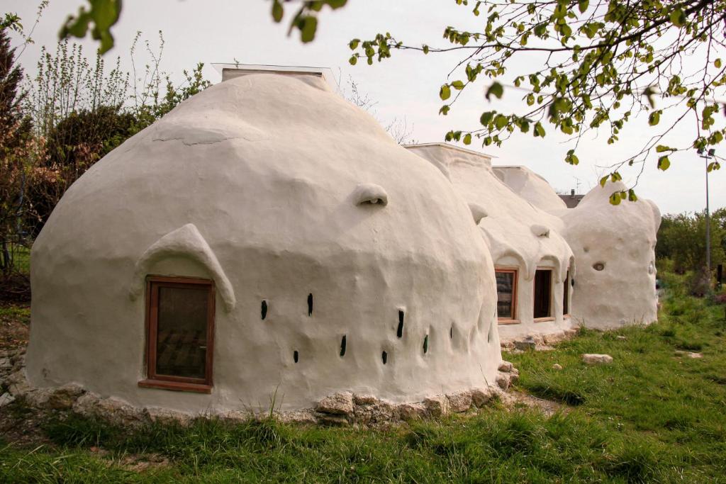 Camping Aux sabots de vent , Chuffilly-Roche, France . Réservez votre hôtel  dès maintenant ! - Booking.com