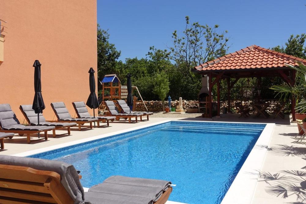Zdjęcie z galerii obiektu Studio apartment in Zaton Zadar with balcony, air conditioning, WiFi, washing machine 3796-6 w mieście Zaton