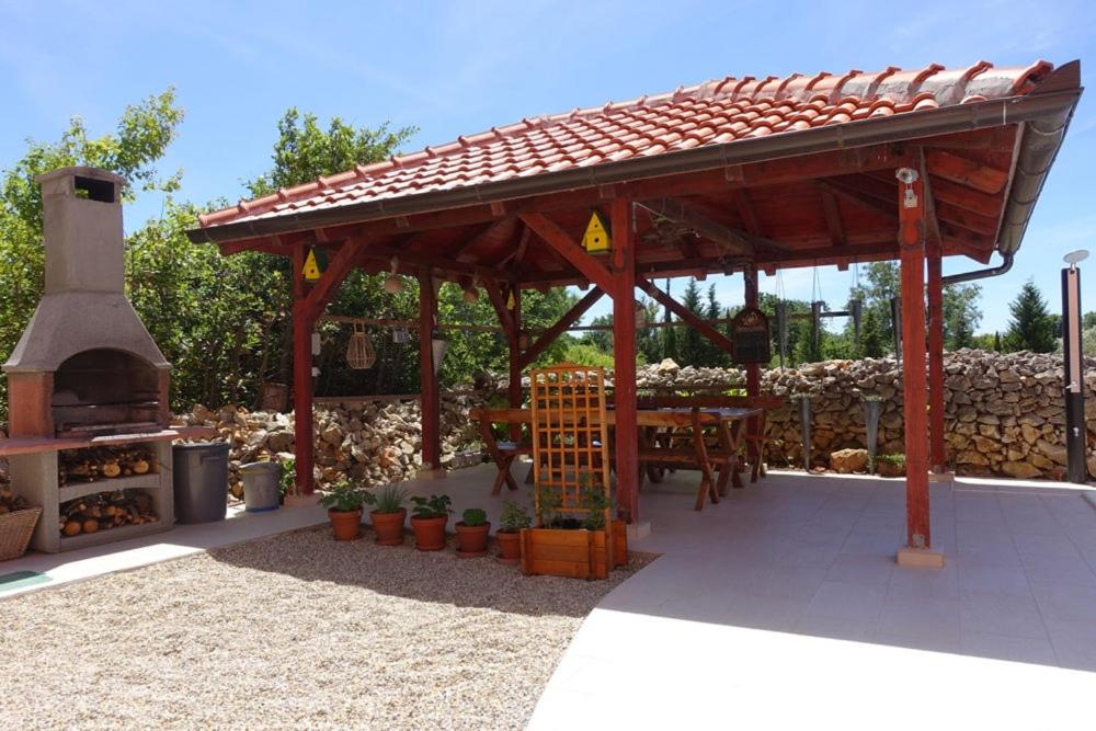 Zdjęcie z galerii obiektu Studio apartment in Zaton Zadar with balcony, air conditioning, WiFi, washing machine 3796-6 w mieście Zaton