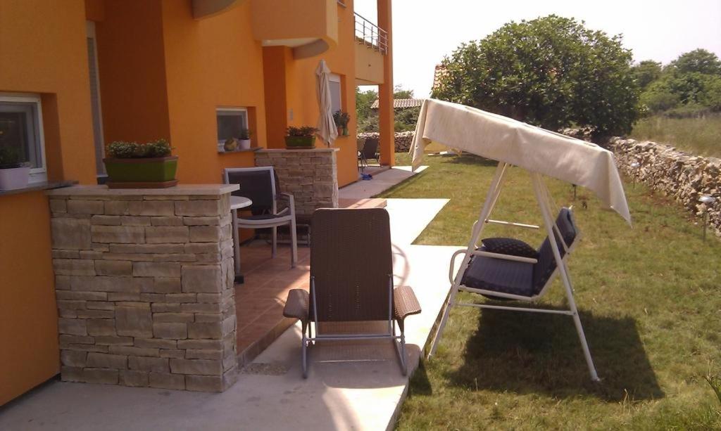 Zdjęcie z galerii obiektu Studio apartment in Zaton Zadar with balcony, air conditioning, WiFi, washing machine 3796-6 w mieście Zaton