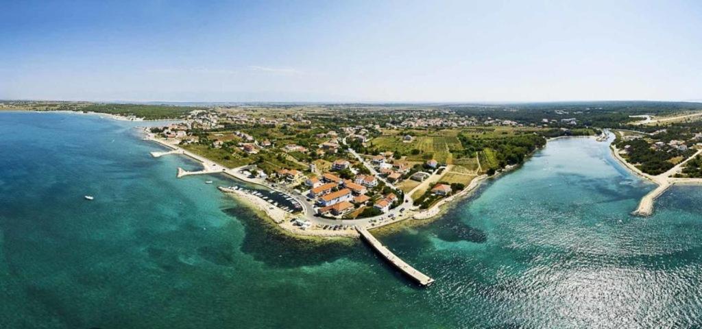 Zdjęcie z galerii obiektu Studio apartment in Zaton Zadar with balcony, air conditioning, WiFi, washing machine 3796-6 w mieście Zaton