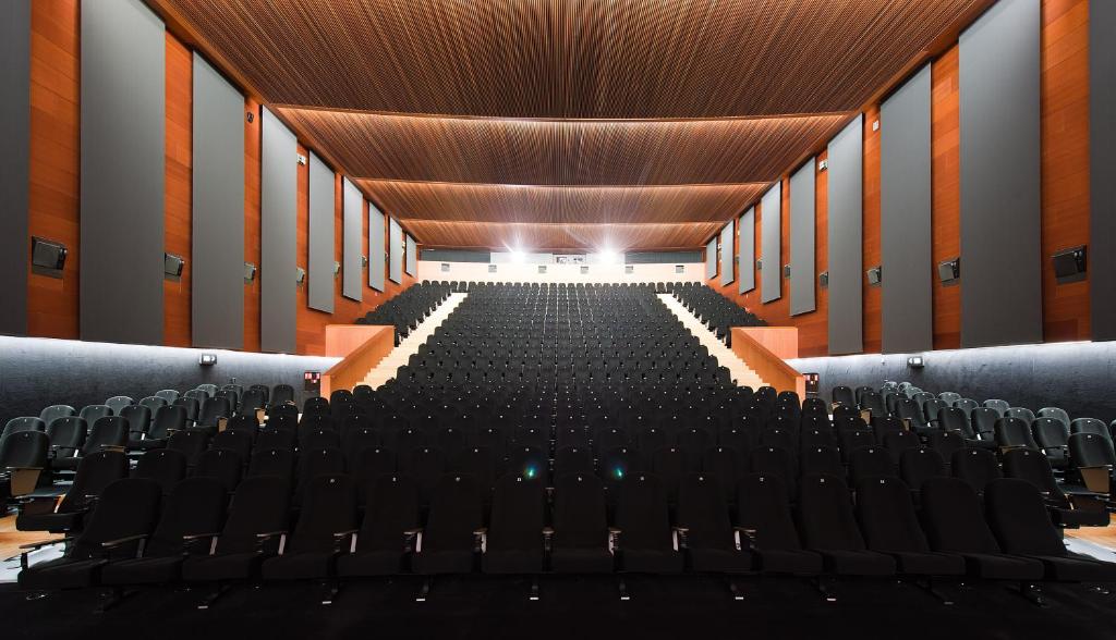 Hotel Reina Petronila - Resim 30