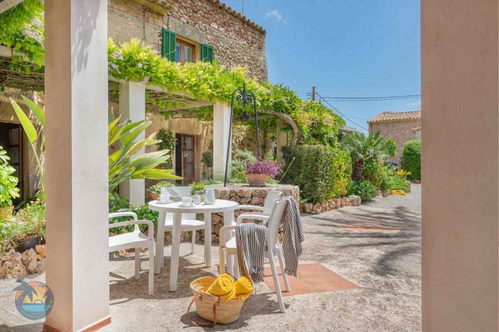 Zahrada ubytování Finca L'hort de Can Bota,con piscina privada