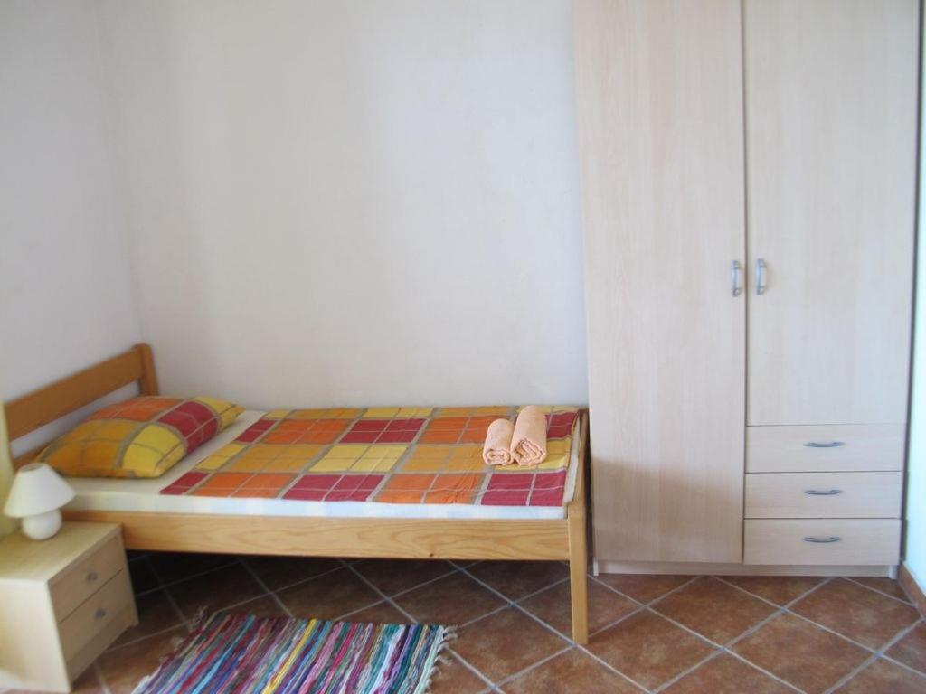 Posteľ alebo postele v izbe v ubytovaní Apartment in Vir with sea view, terrace, air conditioning, WiFi 4472-1