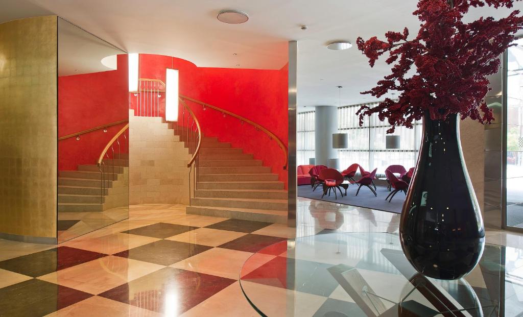 Hotel Reina Petronila - Resim 11