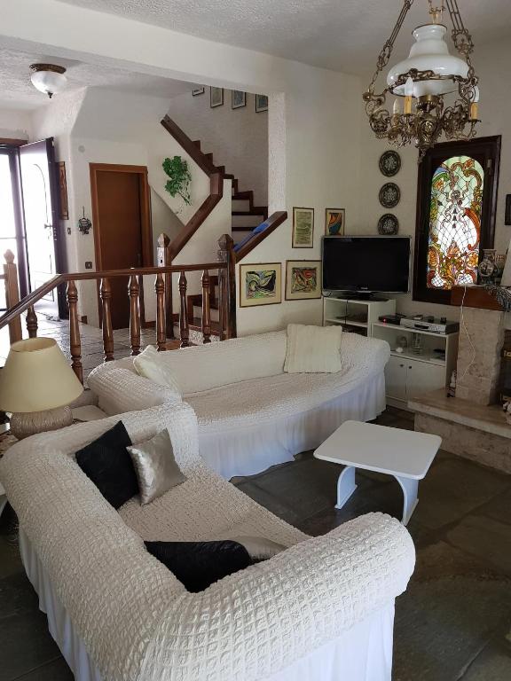 Posedenie v ubytovaní Beachfront Villa 100m from Sea for up to 10 guests
