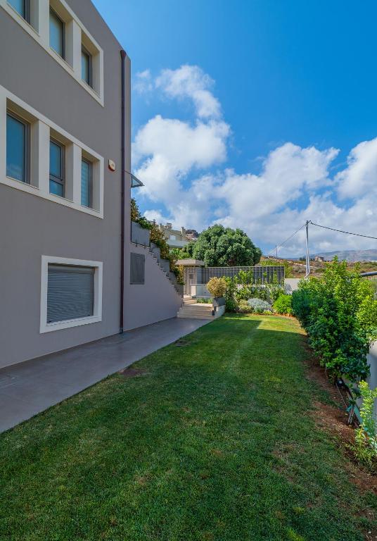 Vonkajšia záhrada v ubytovaní Villa Grande Crete