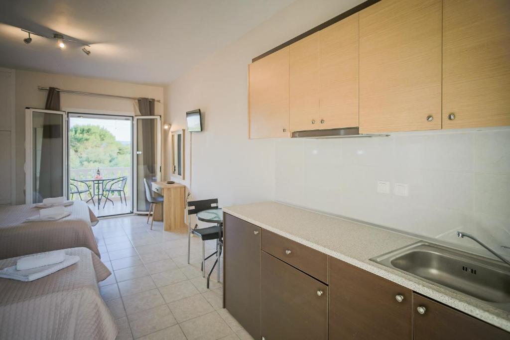 Yria ntn Studios - Superior Triple Room