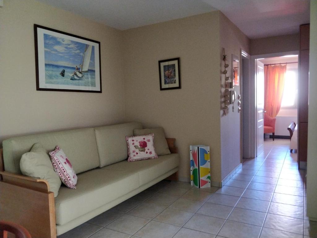 A seating area at Sior Dionysios Apartments