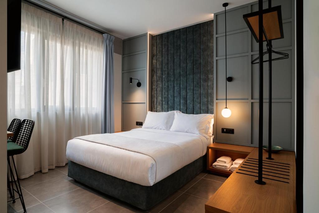 Bob W Akadimia Athens - Resim 7