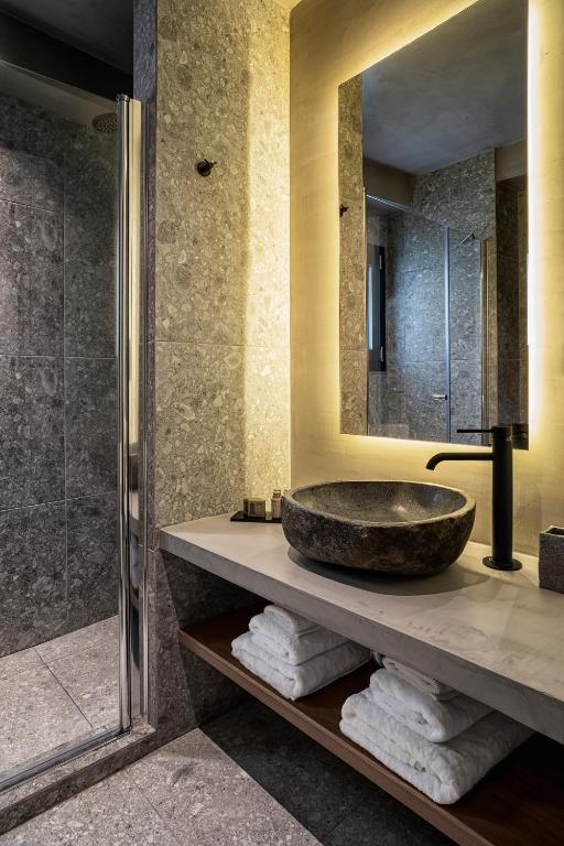 Bob W Akadimia Athens - Resim 38