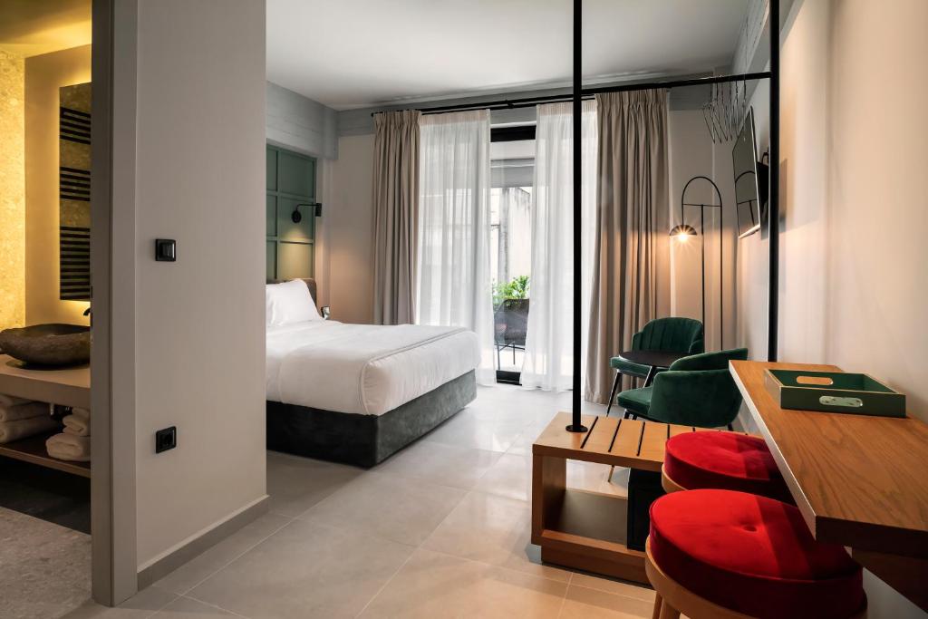 Bob W Akadimia Athens - Resim 5